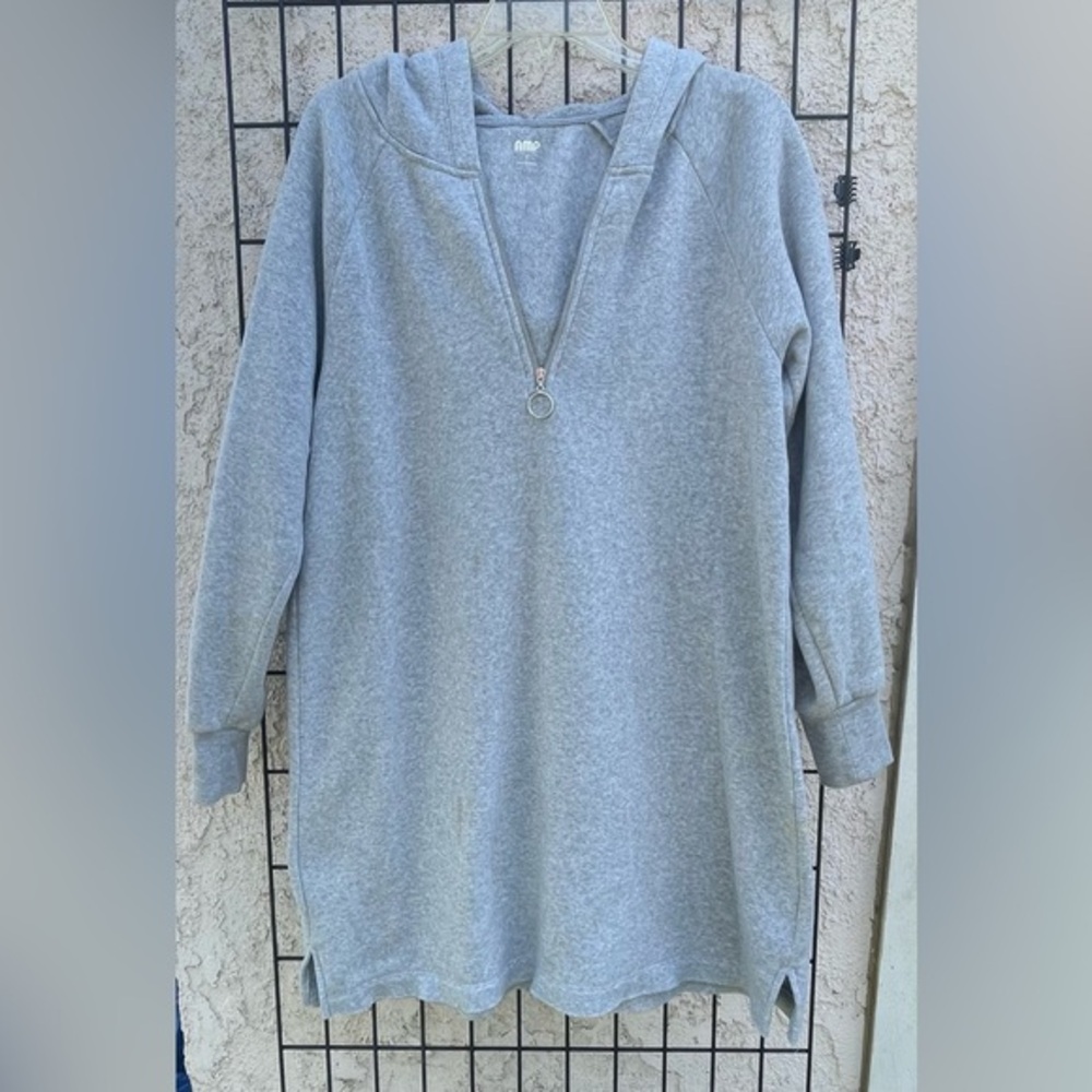 Amp womens zip pull over hoodie size large